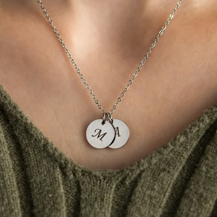 Personalizuotas pakabukas su brangių žmonių inicialais - Image 3