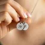 Personalizuotas pakabukas su brangių žmonių inicialais - Image 5